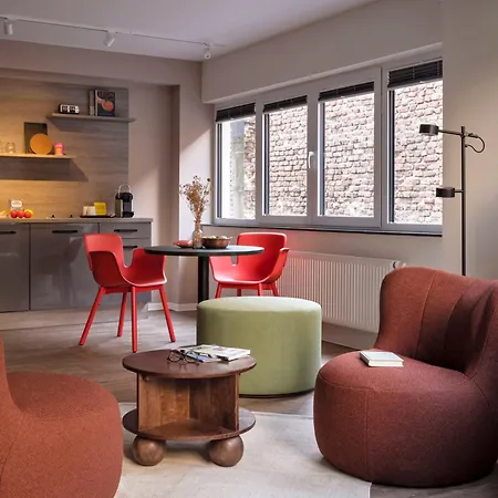 Stayery Suelz - Uni-center 4*