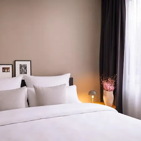 Stayery Suelz - Uni-center 4*