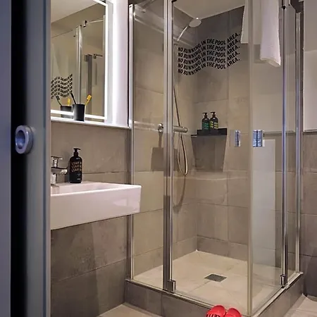 Stayery Suelz - Uni-center 4*