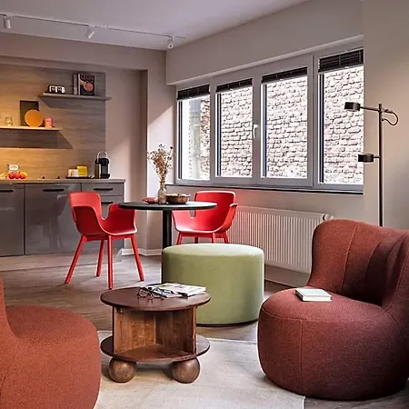Stayery Suelz - Uni-center