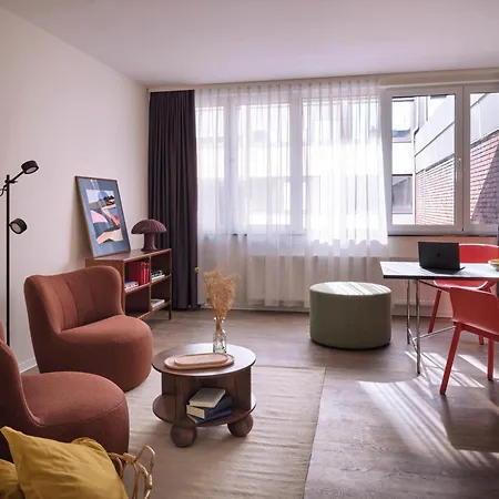 Stayery Suelz - Uni-center